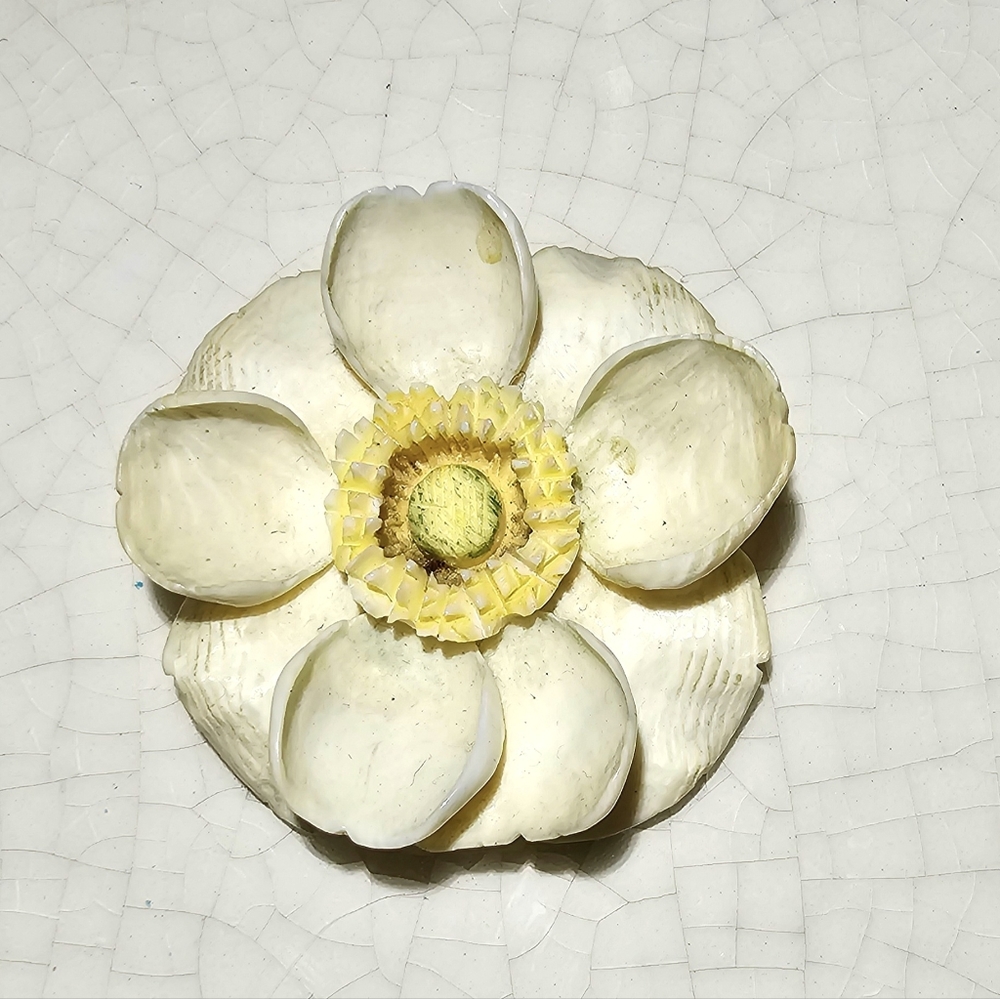 Hawaiian carved perennial white flower necklace pendant, tropical, vacation